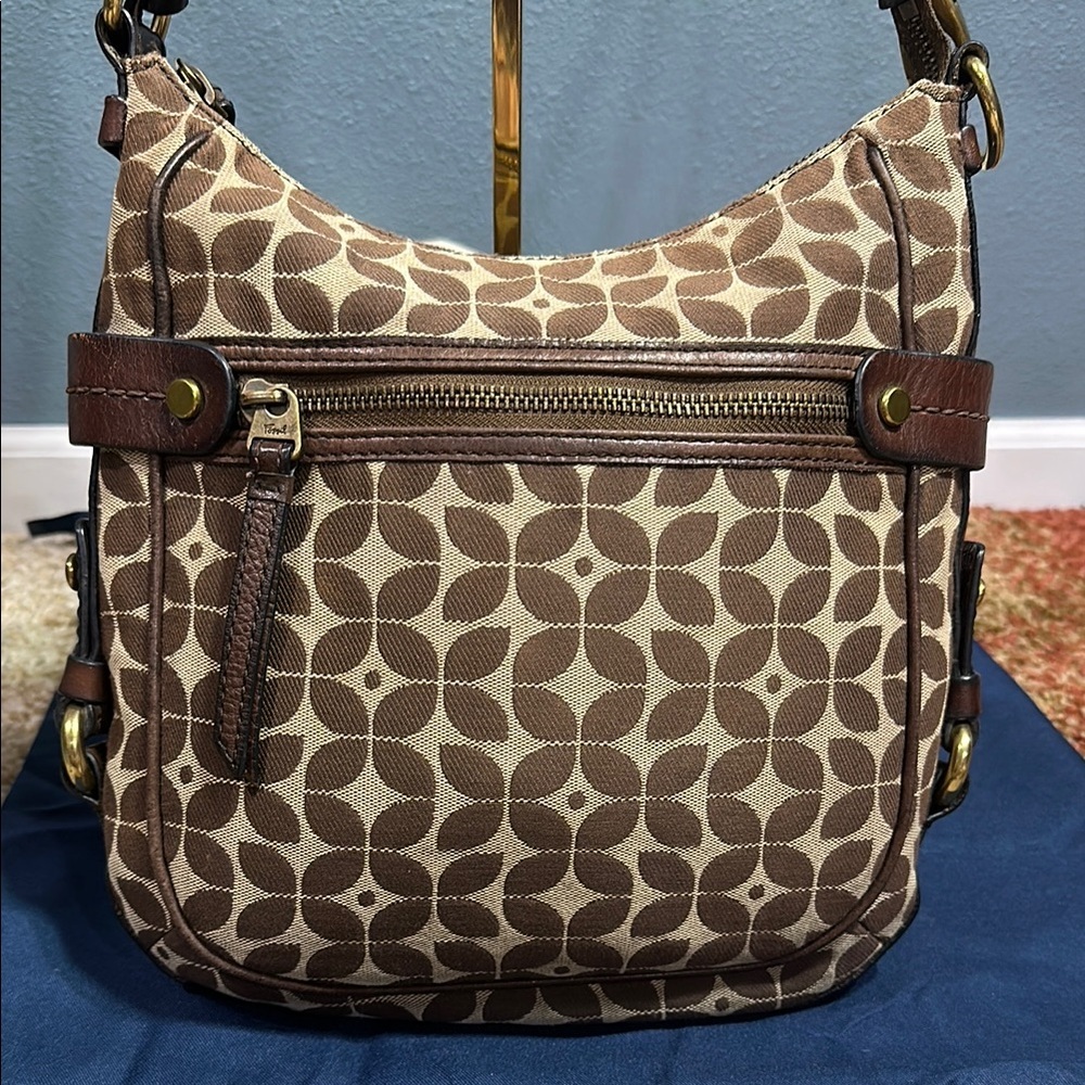 Fossil Leather Brown & Tan Crossbody Bag with Timeless Design EUC